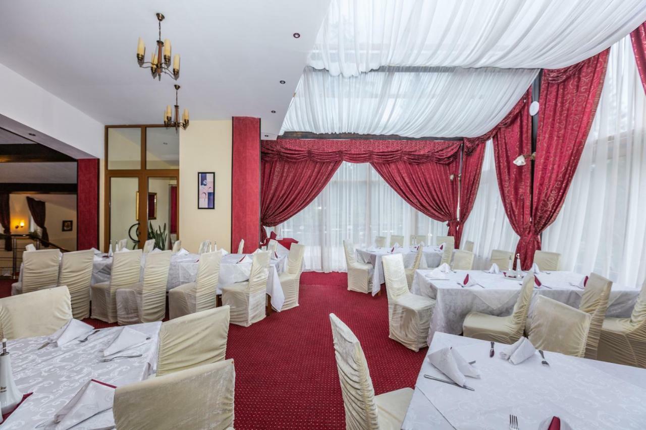 بويانا براسوف Hotel Miraj - Restaurant & Sauna & Biliard المظهر الخارجي الصورة